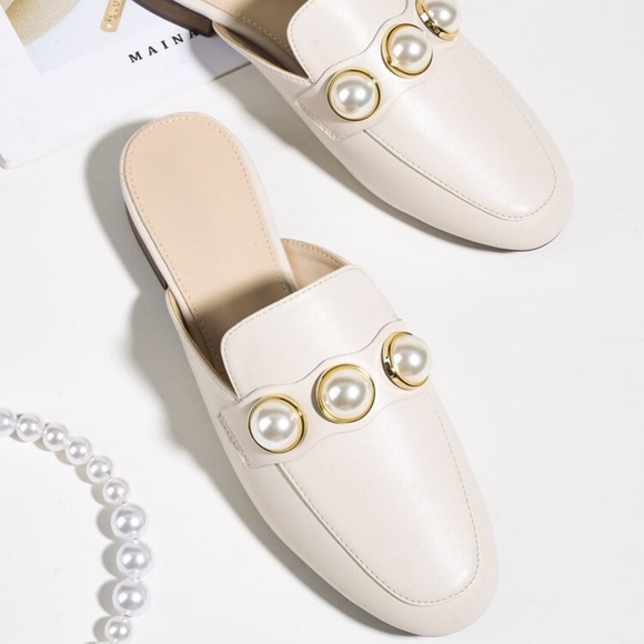 SHEIN Shoes - NWT Vegan Leather Faux Pearl Mules 9.5